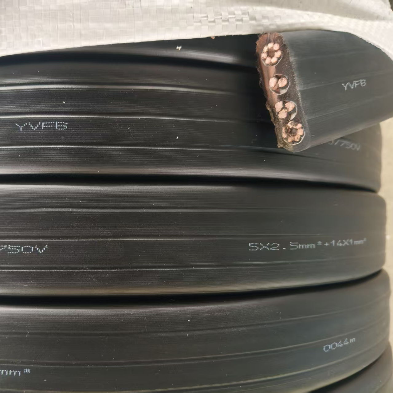 YVFB 5x2.5mm²+14x1mm²行车复合型扁平电缆